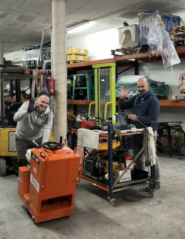🔧 Hoy no celebramos solo un trabajo.
Celebramos a las personas que lo hacen posible.

A quienes madrugan, resuelven, cuidan cada detalle y hacen equipo.

💪🏼 Ellos son el verdadero motor de Vallesana.
Y hoy, más que nunca, queremos darles las gracias.

Gracias por vuestro esfuerzo.
Por vuestro compromiso.

✨ Feliz día del trabajador a todo el equipazo que hace que las cosas pasen.

Hoy os celebramos a vosotros. 

#diadeltrabajador #equipovallesana #orgullodetaller #somosvallesana #trabajoconpasion #trabajoenequipo #vallesana #granollers