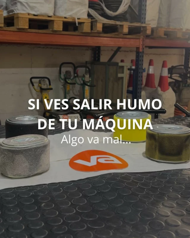🚩 Si tu máquina empieza a echar humo… algo va mal. Muy mal.

Blanco, negro…
Da igual el color.
El humo siempre es un aviso de que algo está fallando en el motor o en el sistema de combustión.

En este nuevo “Caso real: para que no te pase”, revisamos uno de los fallos más comunes.

👉 Y lo más importante: cómo podrías haberlo evitado.

🛠️ En Vallesana revisamos, mantenemos y cuidamos las máquinas antes de que el problema aparezca.
Porque prevenir siempre es más barato que reparar.

🎥 Dale al play.
📍 Y si ves humo… llámanos.